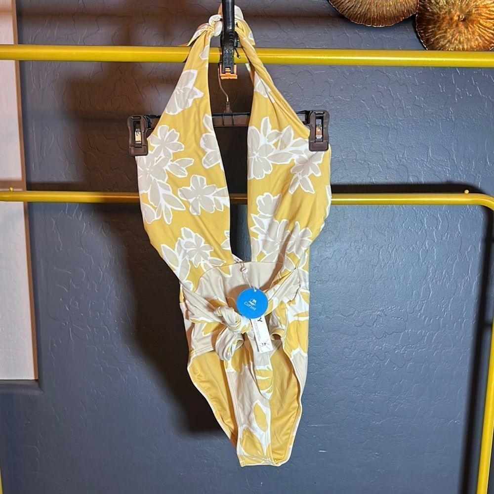 Cupshe Yellow and White One Piece Swimsuit with‎ Tropical Print